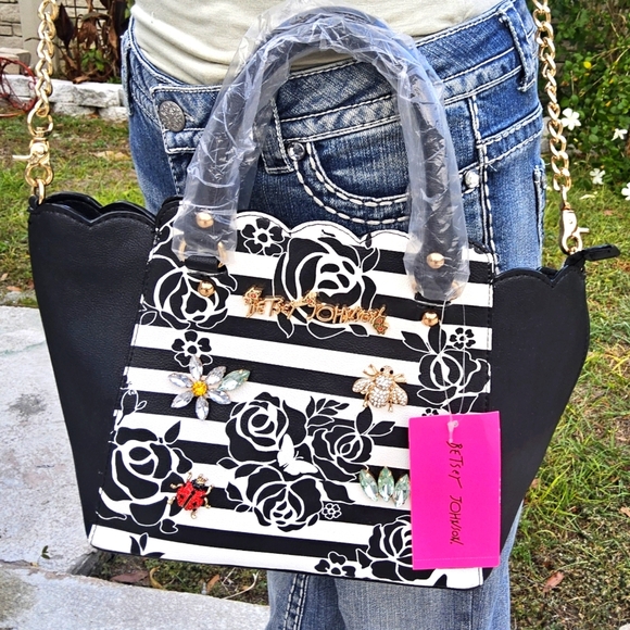 Betsey Johnson Handbags - NWT RARE 🦋BLACK n WHITE BETSEY JOHNSON ROSE n RHINESTONE "GLAM GARDEN" SATCHEL